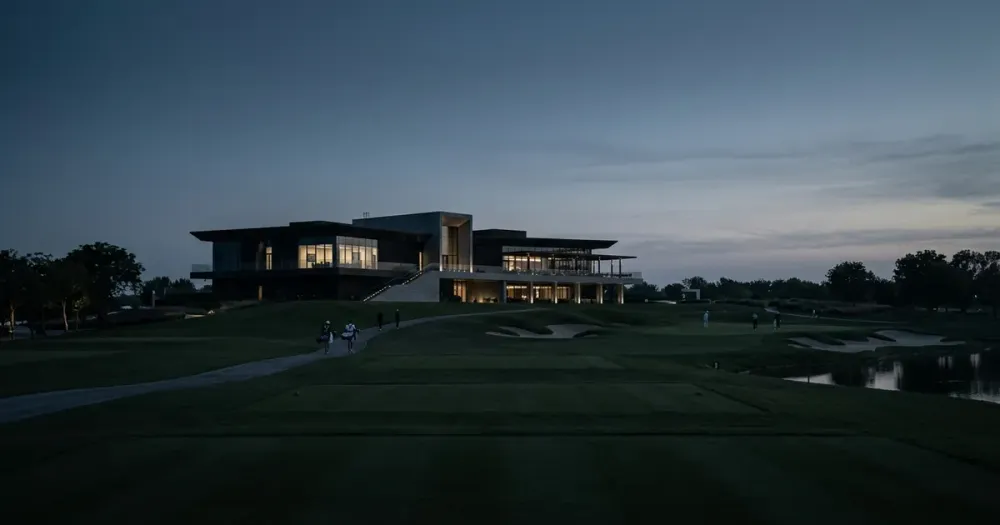 Darkness Suspends Play at DP World India Championship as Patrick Reed Battles to Make Cut