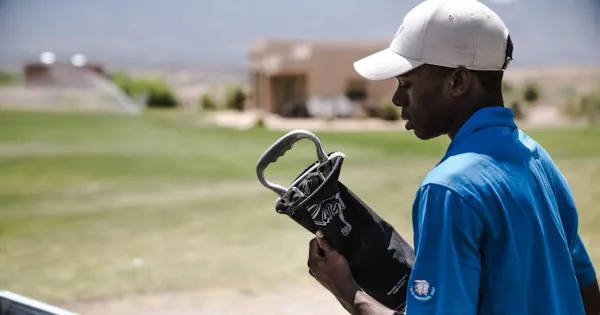 2026 Masters Par 3 Contest Kevin Hart caddie moment turns heads