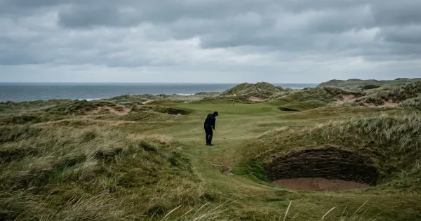 Why Tiger Woods’ Stinger Shot Technique Still Dominates Windy Opens